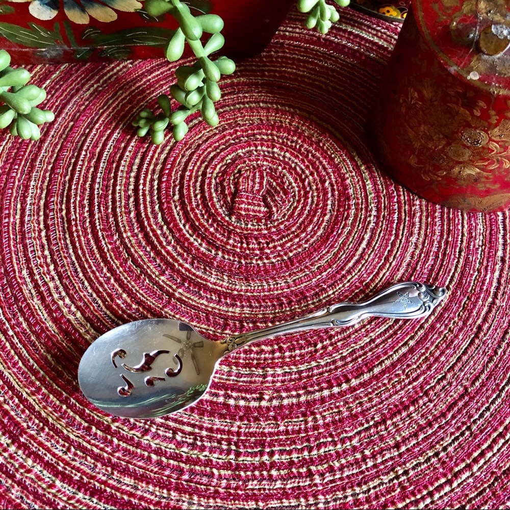 ✈️🆑2/$12-3/$15 Vtg Rogers/Oneida SP sugar sifter